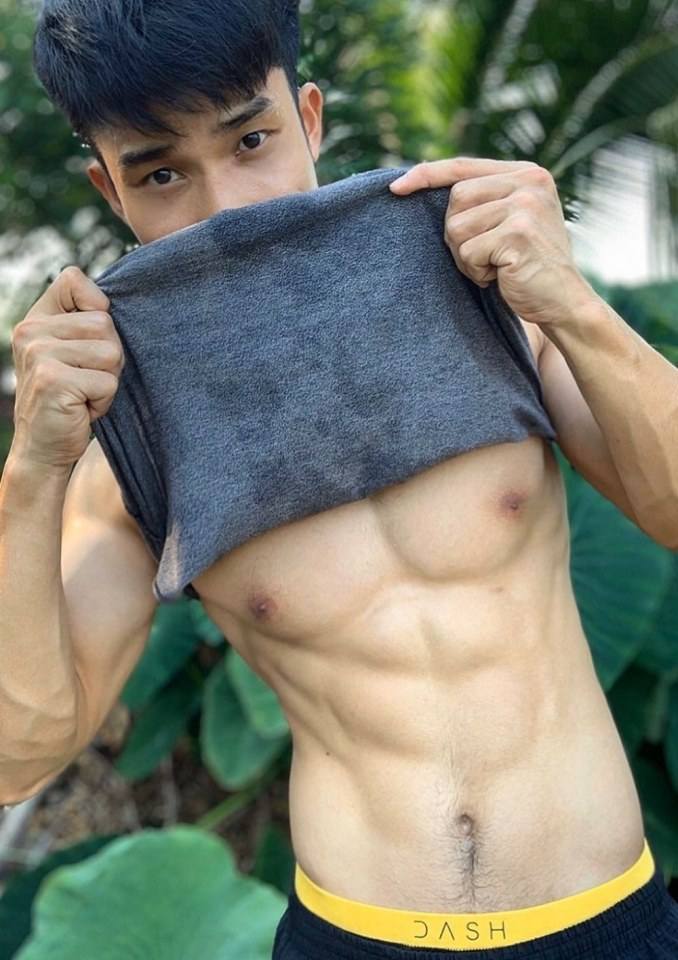 หล่อบ้างน่ารักบ้าง ๘๐