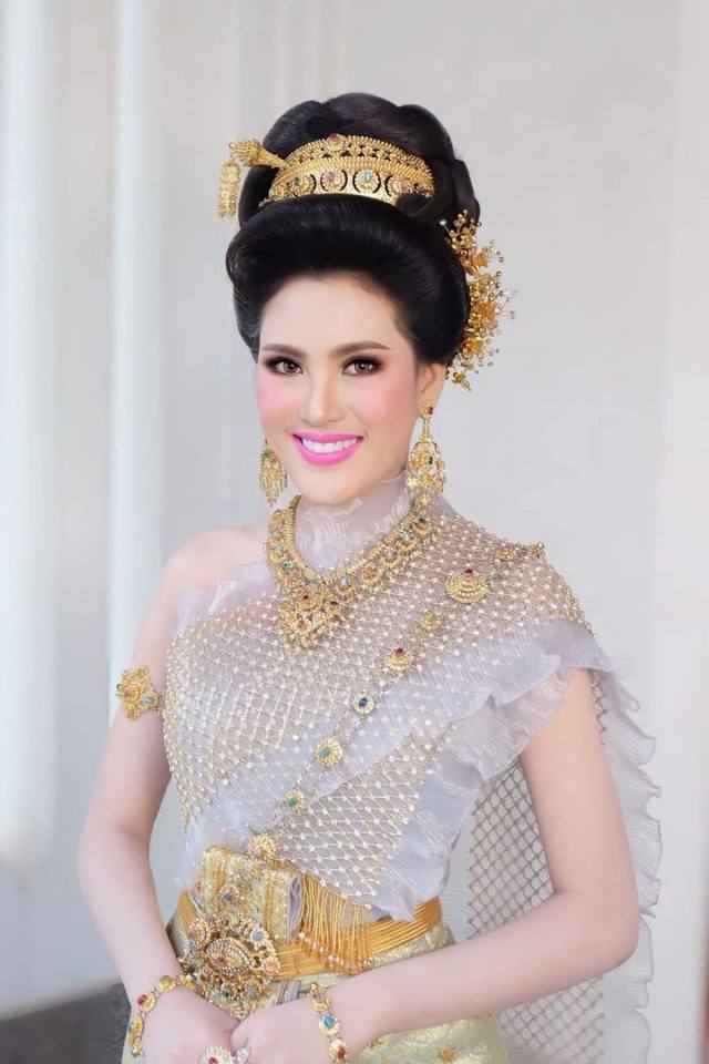 ชุดไทยจักรพรรดิ-Thai Chakraphat
