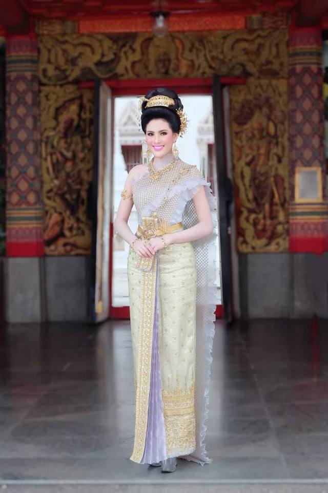 ชุดไทยจักรพรรดิ-Thai Chakraphat