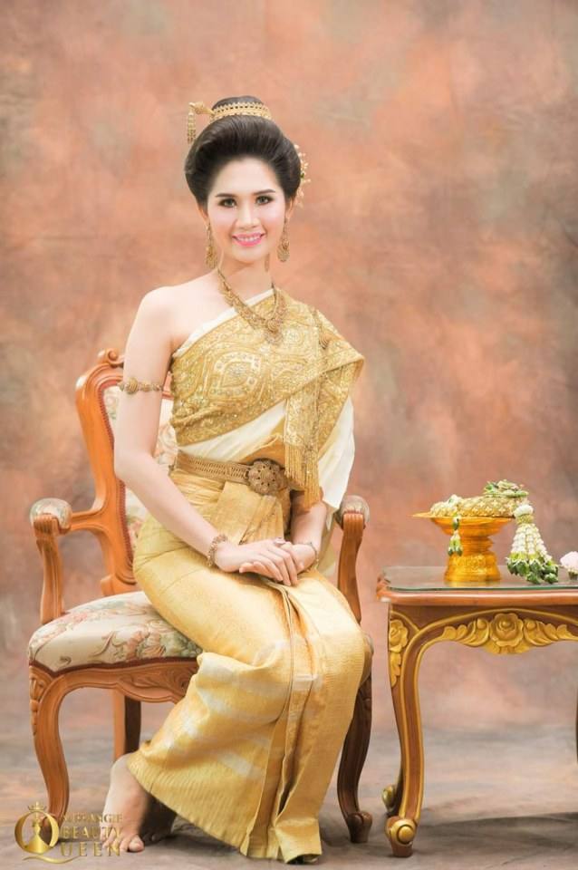 ชุดไทยจักรพรรดิ-Thai Chakraphat