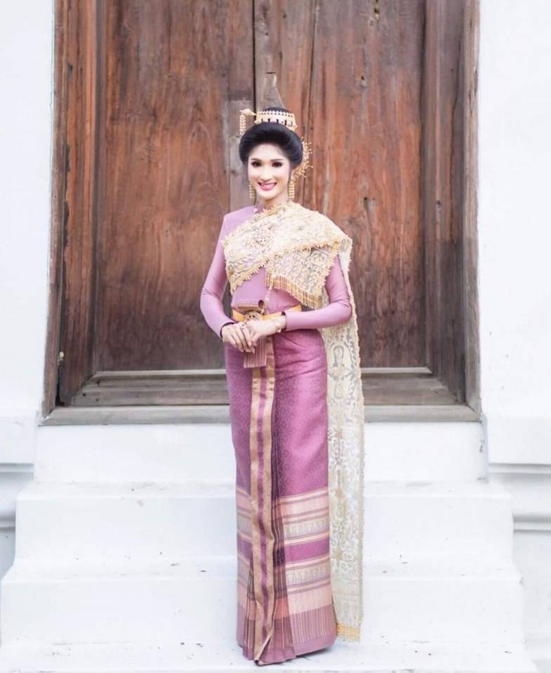 ชุดไทยจักรพรรดิ-Thai Chakraphat