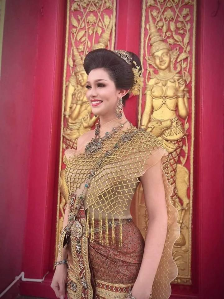 ชุดไทยจักรพรรดิ-Thai Chakraphat