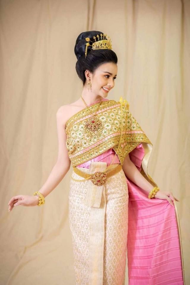 ชุดไทยจักรพรรดิ-Thai Chakraphat