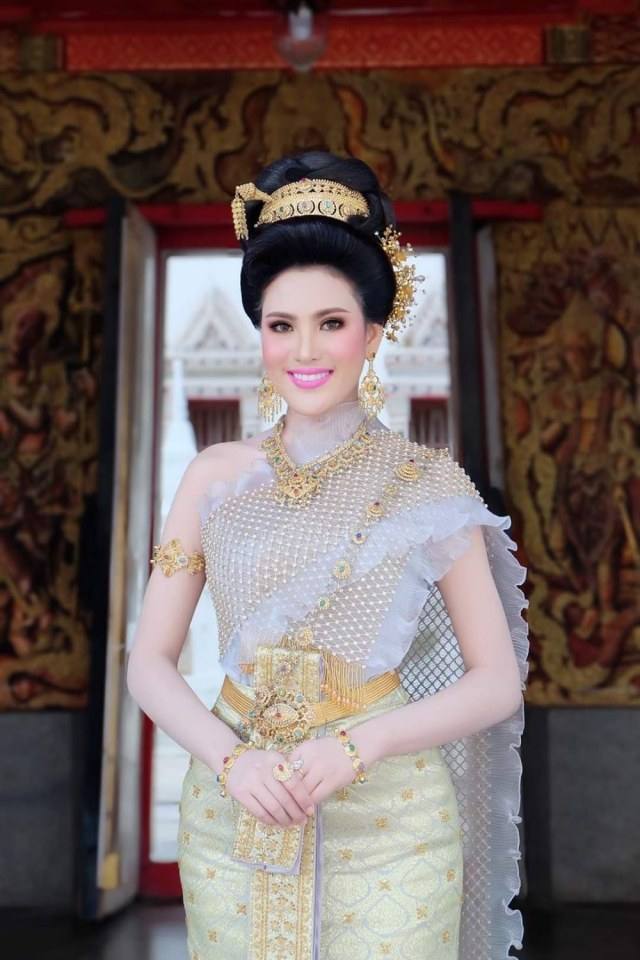 ชุดไทยจักรพรรดิ-Thai Chakraphat