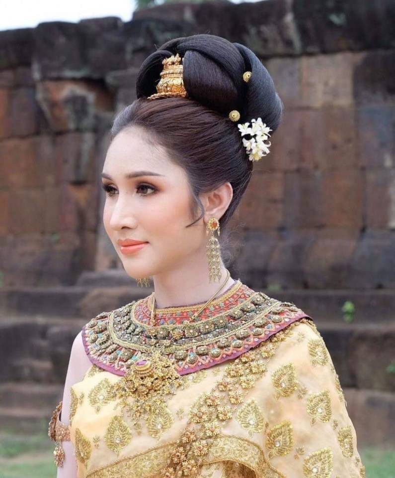 ชุดไทยจักรพรรดิ-Thai Chakraphat