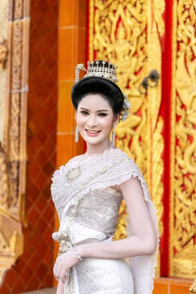 ชุดไทยจักรพรรดิ-Thai Chakraphat
