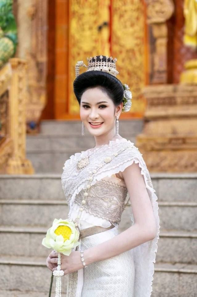 ชุดไทยจักรพรรดิ-Thai Chakraphat