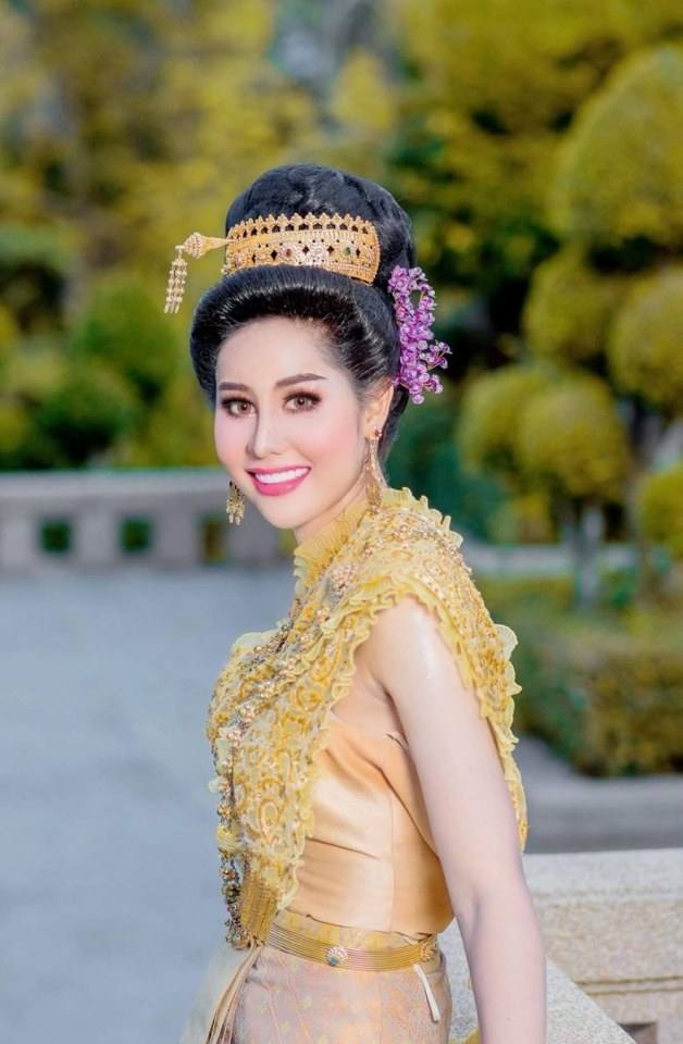 ชุดไทยจักรพรรดิ-Thai Chakraphat