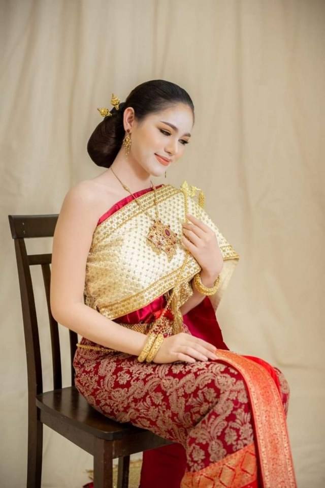 ชุดไทยจักรพรรดิ-Thai Chakraphat