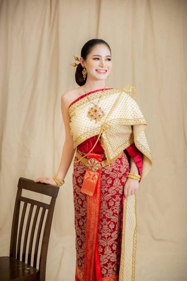 ชุดไทยจักรพรรดิ-Thai Chakraphat
