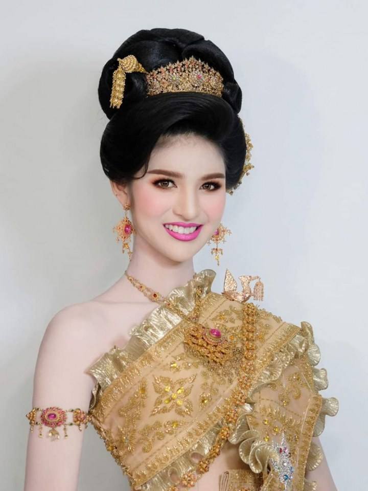 ชุดไทยจักรพรรดิ-Thai Chakraphat