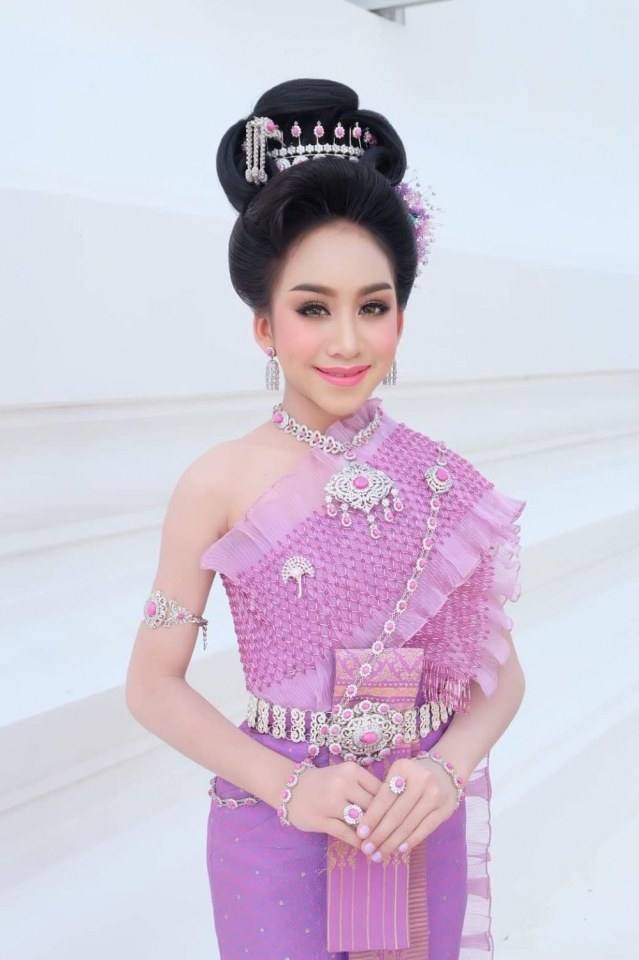 ชุดไทยจักรพรรดิ-Thai Chakraphat