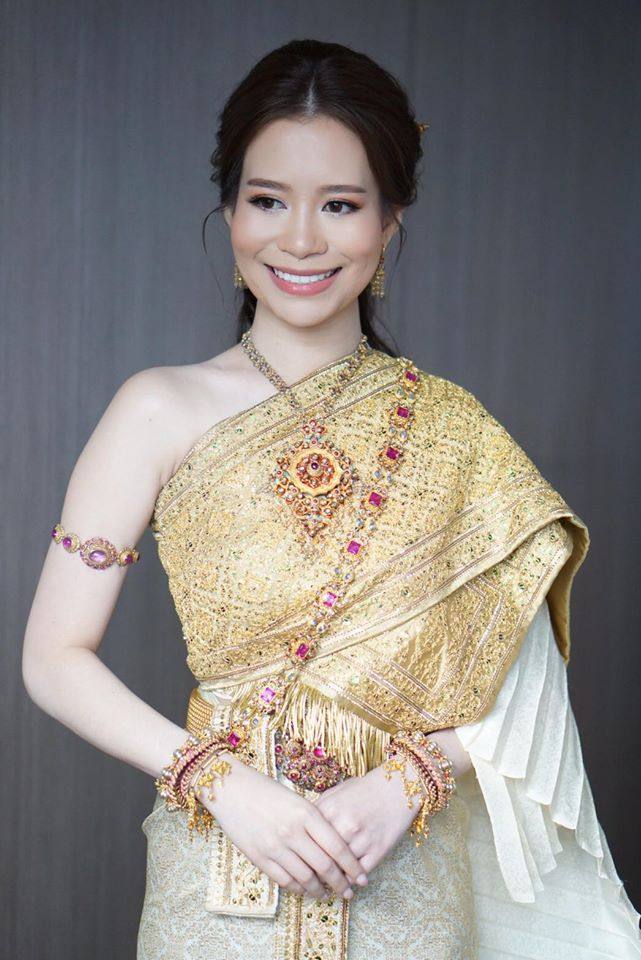 Thai wedding dress | Thailand &ldquo;ชุดไทยจันทร์โสมา&rdquo;