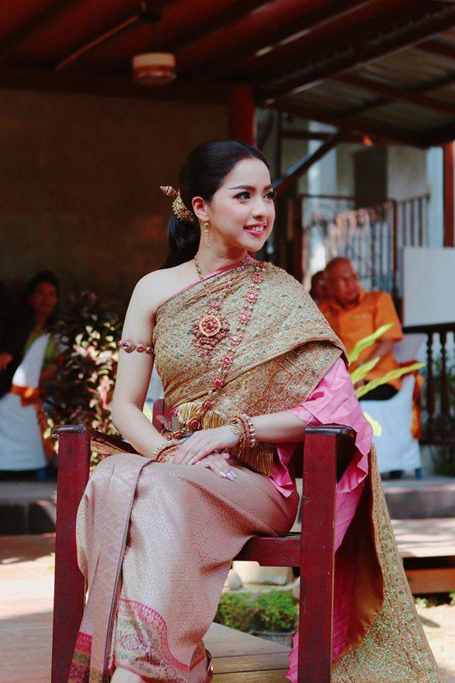 Thai wedding dress | Thailand &ldquo;ชุดไทยจันทร์โสมา&rdquo;