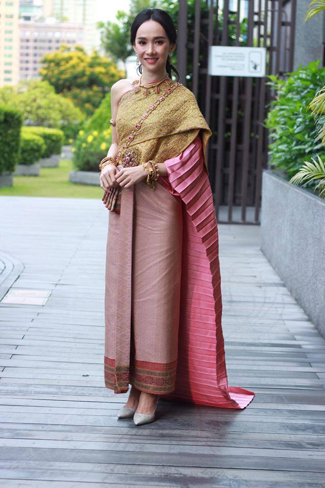 Thai wedding dress | Thailand “ชุดไทยจันทร์โสมา”