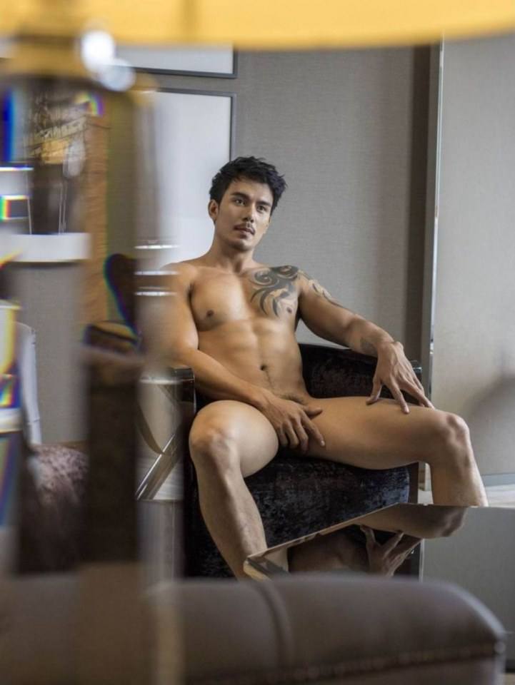หล่อเข็มแมนทุกสัดส่วนเลยอยากจะชวนไปเอ่อ..