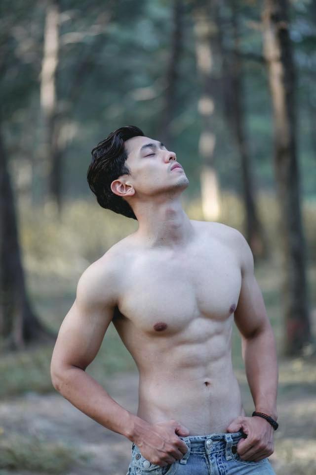 สุดหล่อ **