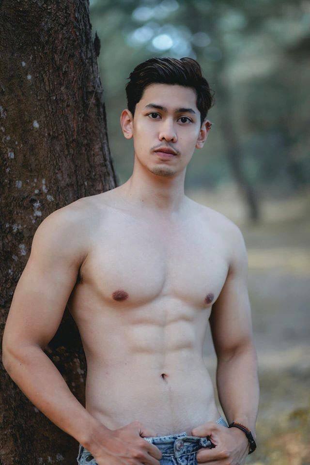 สุดหล่อ **