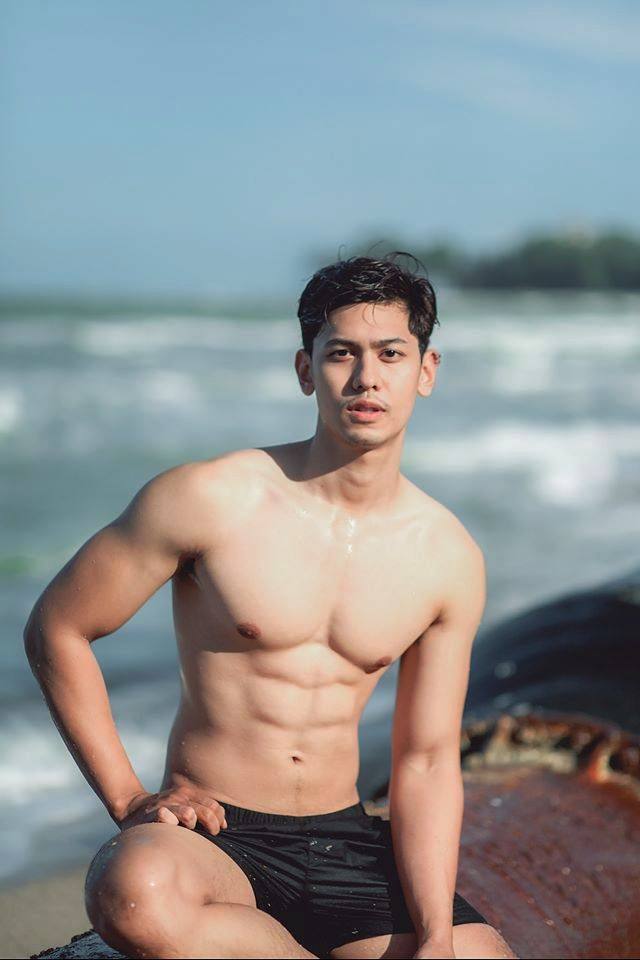 สุดหล่อ **