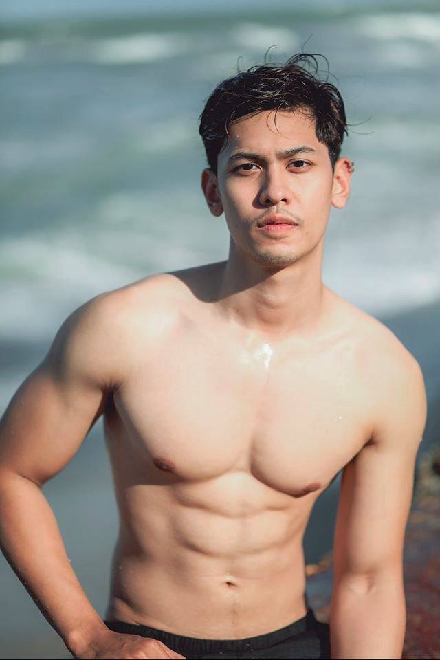 สุดหล่อ **
