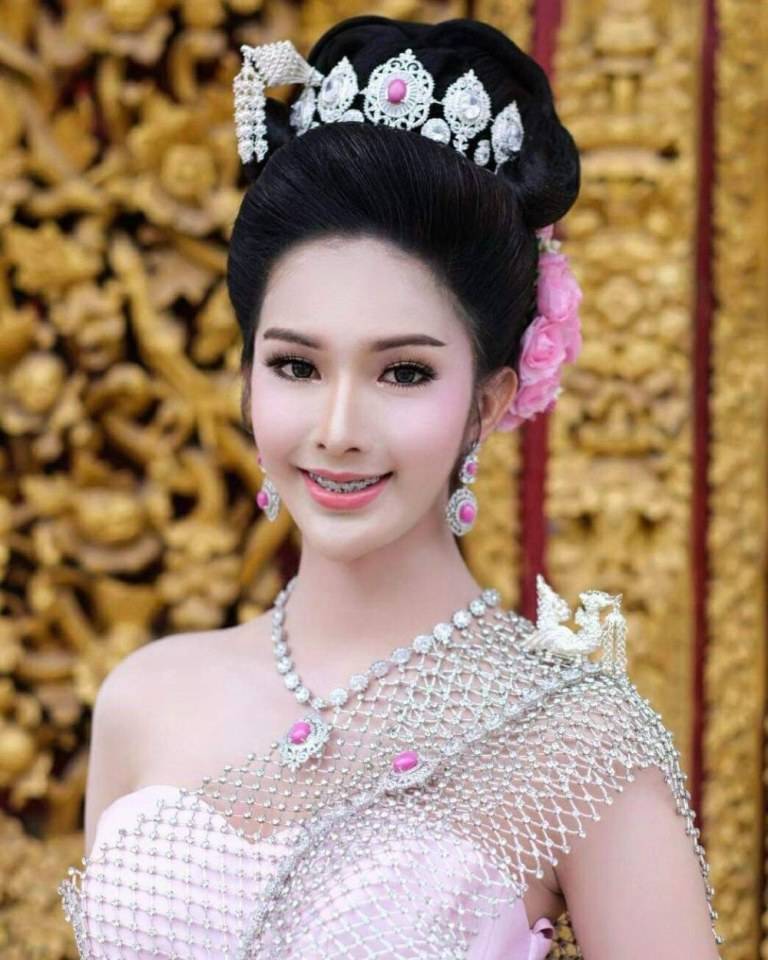 THAI DRESS | ชุดไทยจักรี, Thailand.