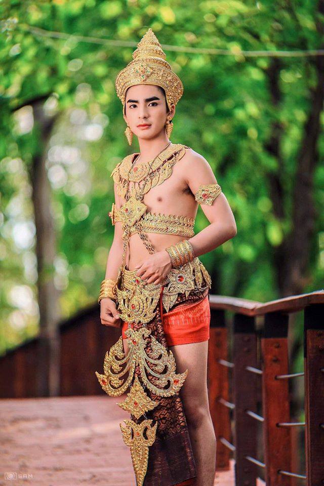 Thai Guy in Lavo kingdom costume | Thailand