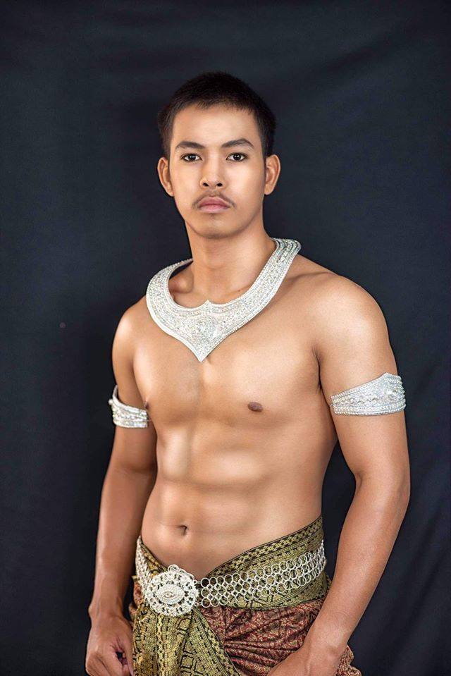 Thai Guy in Lavo kingdom costume | Thailand