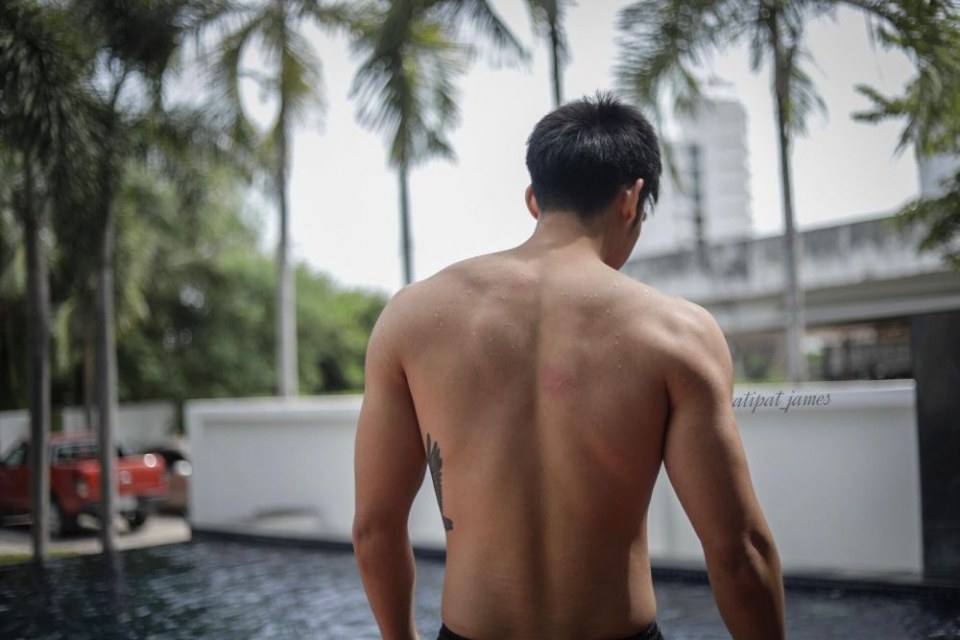 ฟินฟุ่มเฟือย.กับ.(เจมส์ อธิพัชร์)