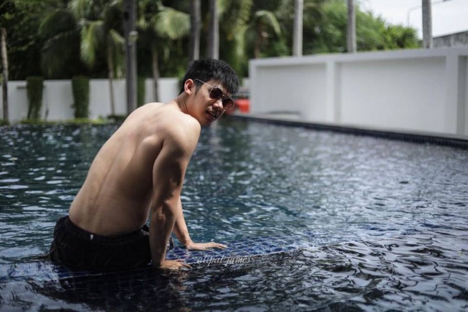 ฟินฟุ่มเฟือย.กับ.(เจมส์ อธิพัชร์)
