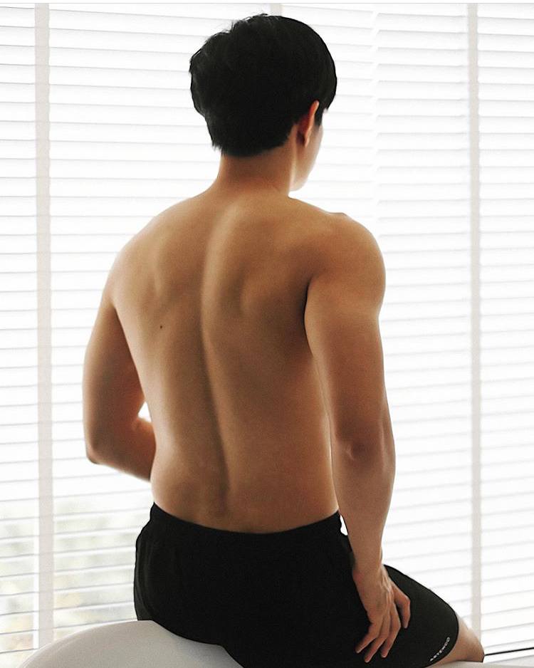 หมั่นเขี้ยว ๑