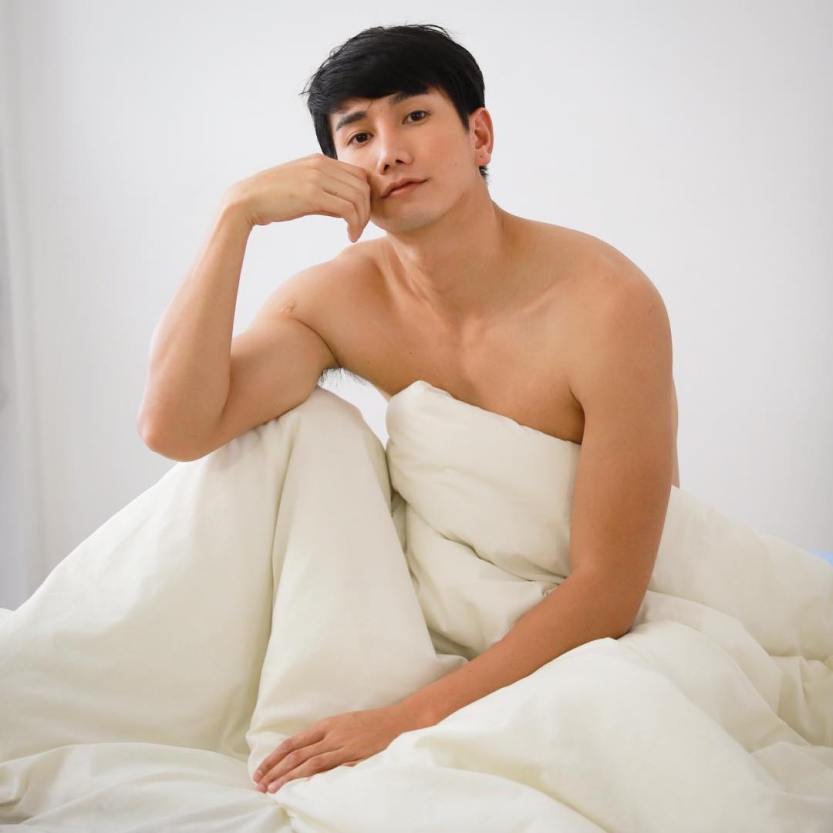 ชายเปลือย..ทำเมื่อยข้อมือ