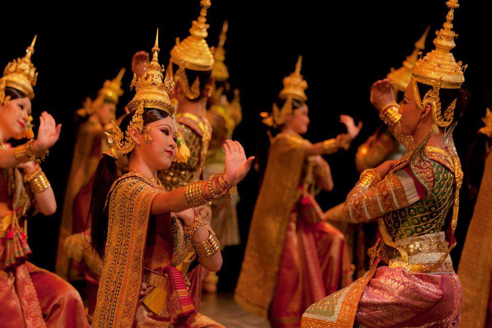 Khon "จองถนน" masked dance drama in Thailand