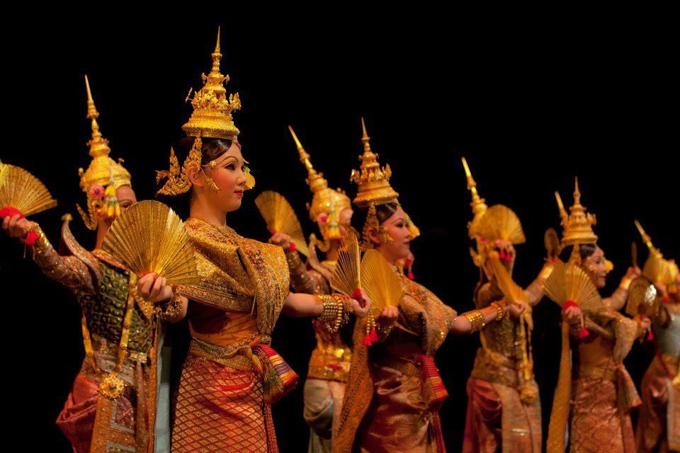 Khon "จองถนน" masked dance drama in Thailand