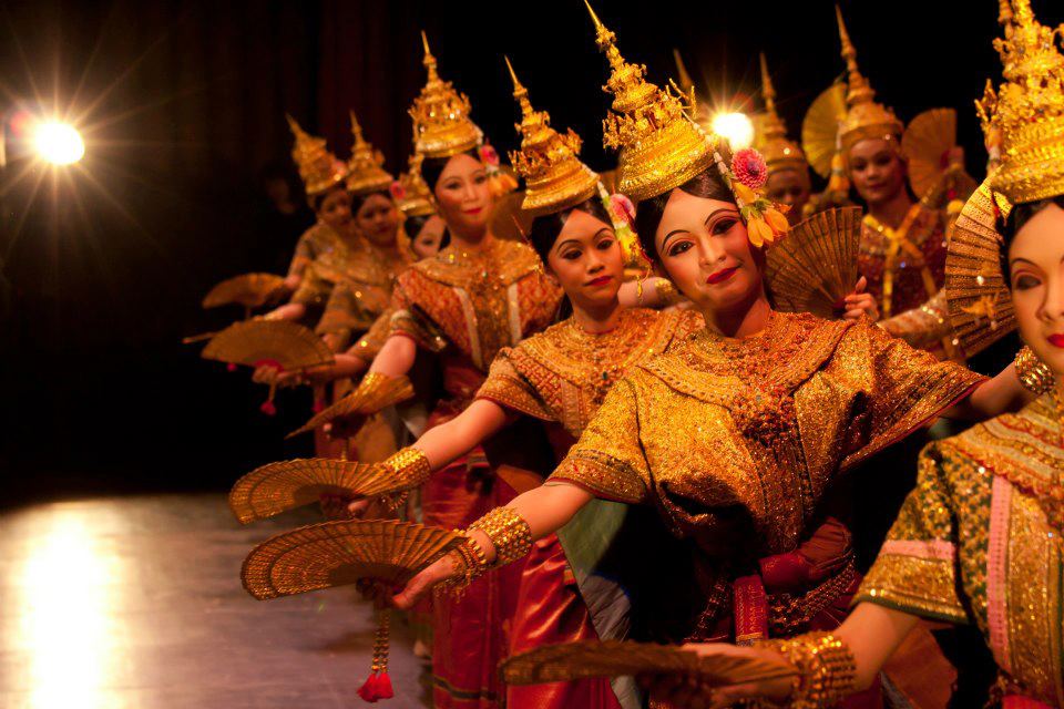Khon "จองถนน" masked dance drama in Thailand