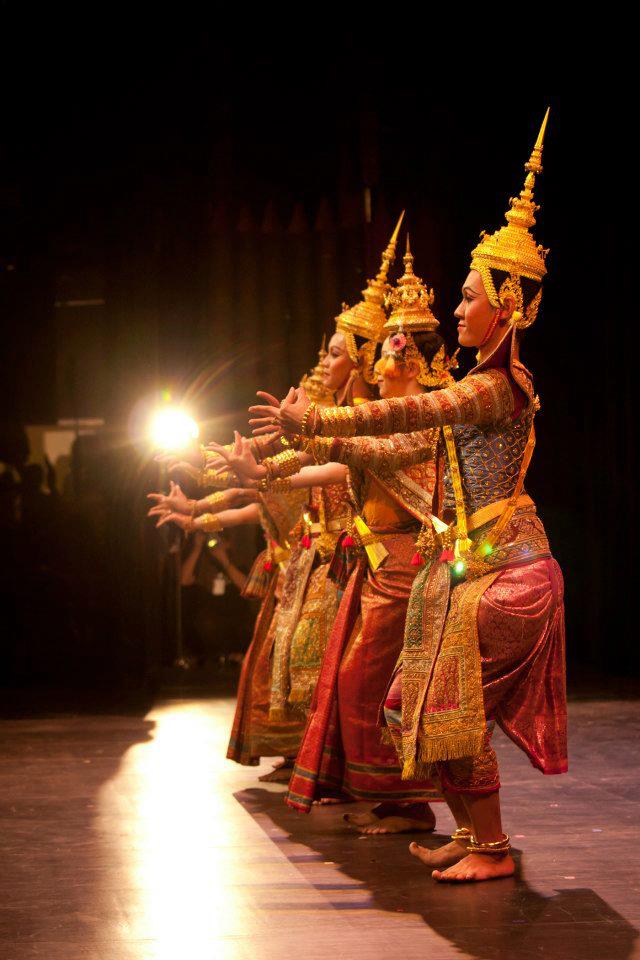 Khon "จองถนน" masked dance drama in Thailand
