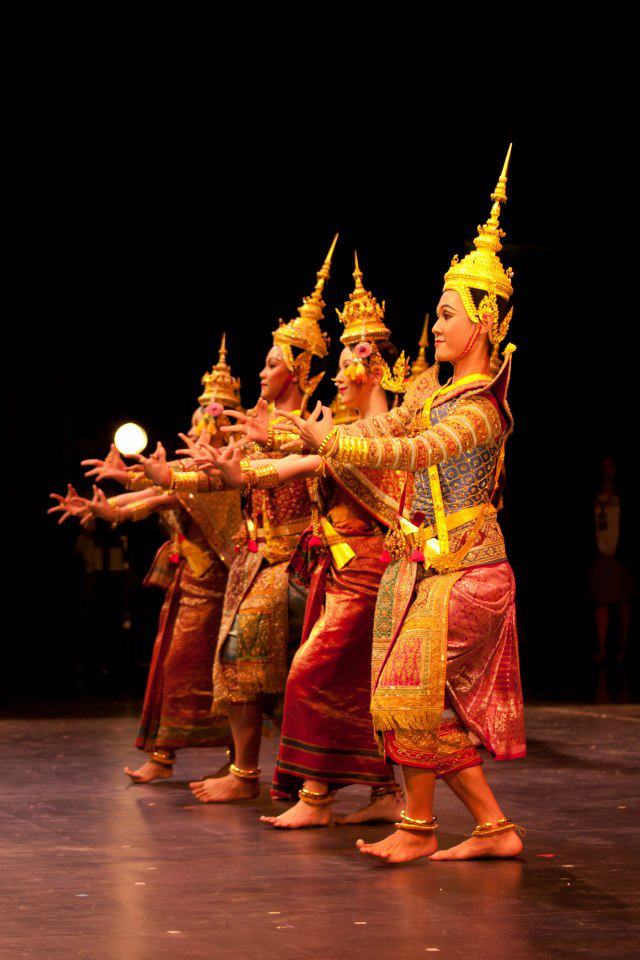Khon "จองถนน" masked dance drama in Thailand