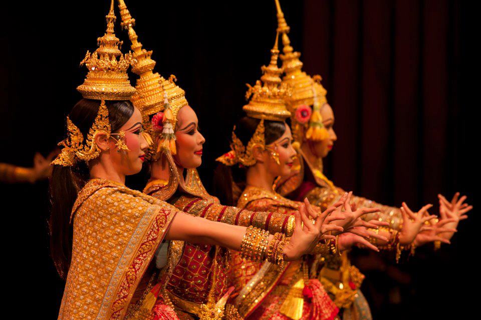 Khon "จองถนน" masked dance drama in Thailand