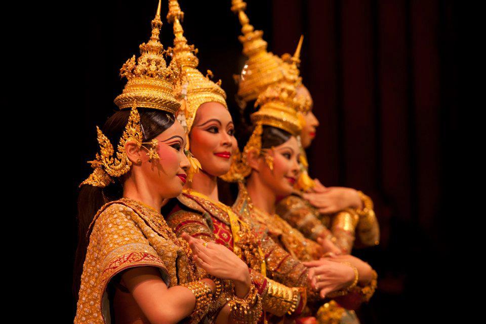 Khon "จองถนน" masked dance drama in Thailand