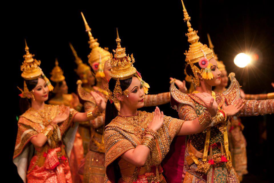 Khon "จองถนน" masked dance drama in Thailand