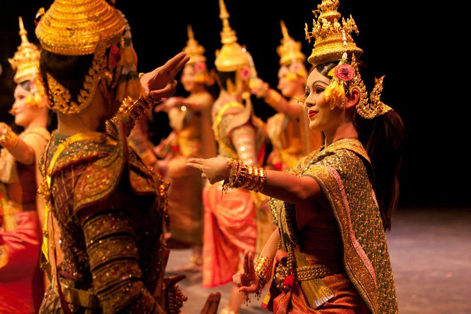 Khon "จองถนน" masked dance drama in Thailand