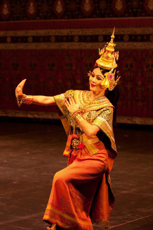 Khon "จองถนน" masked dance drama in Thailand