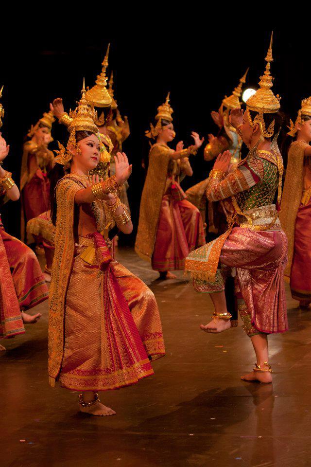 Khon "จองถนน" masked dance drama in Thailand