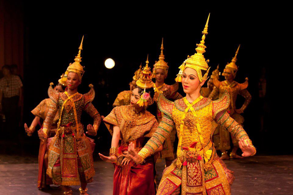 Khon "จองถนน" masked dance drama in Thailand