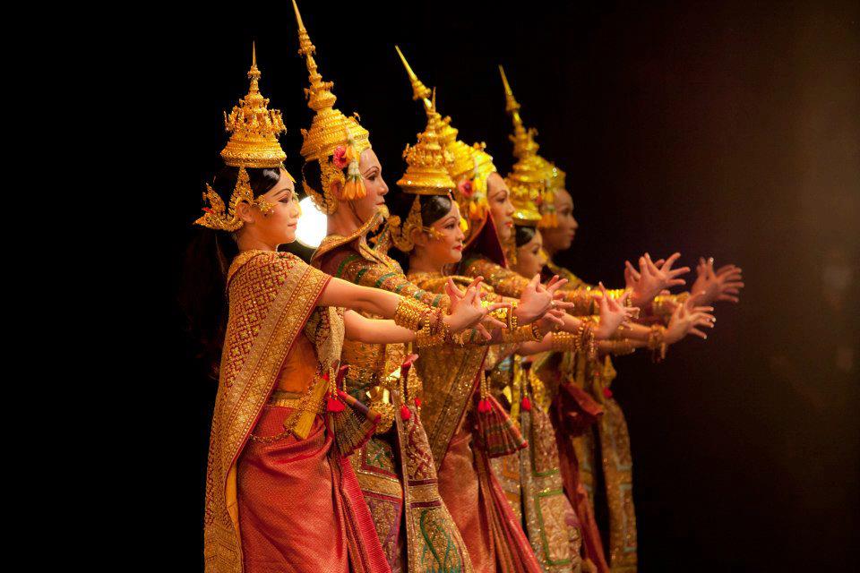 Khon "จองถนน" masked dance drama in Thailand