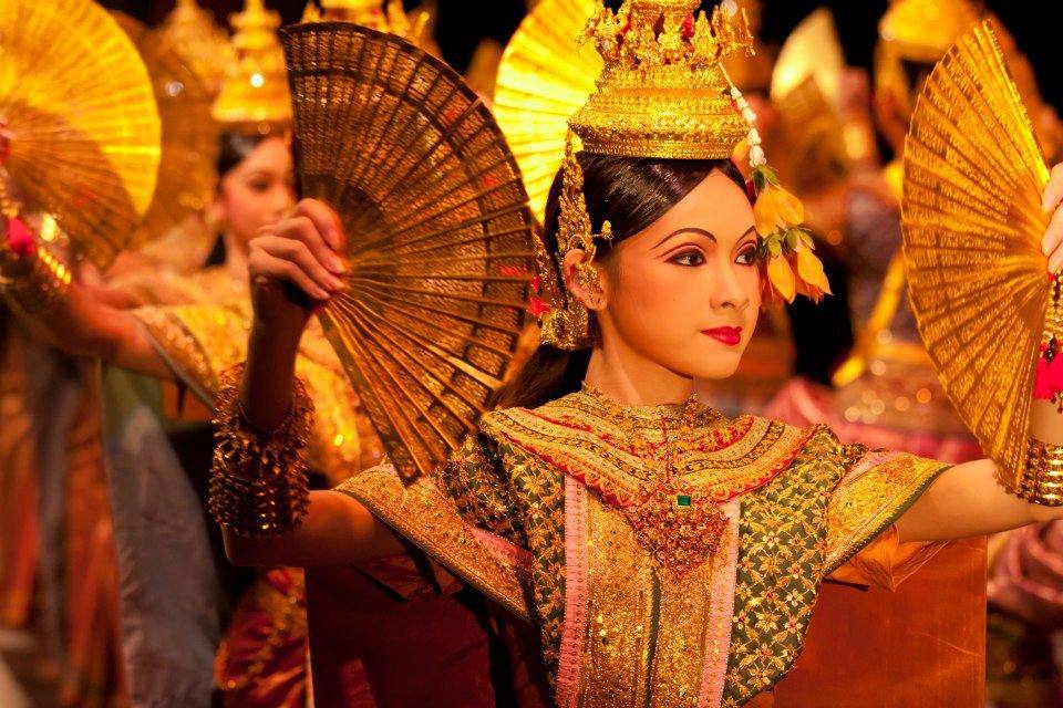 Khon "จองถนน" masked dance drama in Thailand