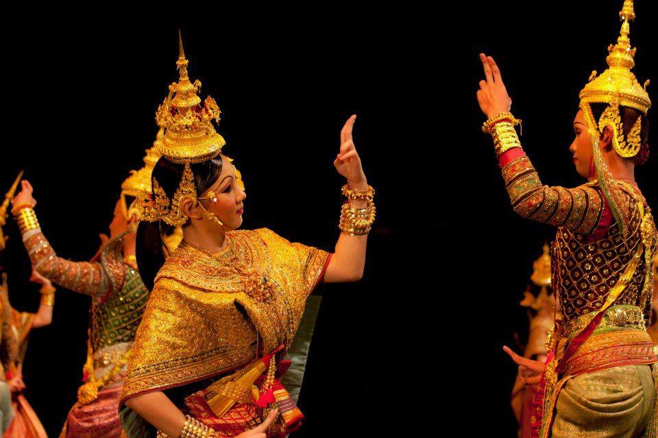 Khon "จองถนน" masked dance drama in Thailand