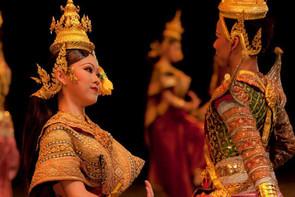 Khon "จองถนน" masked dance drama in Thailand