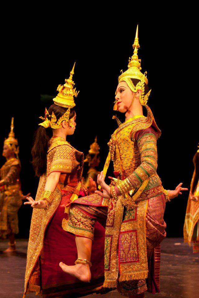 Khon "จองถนน" masked dance drama in Thailand