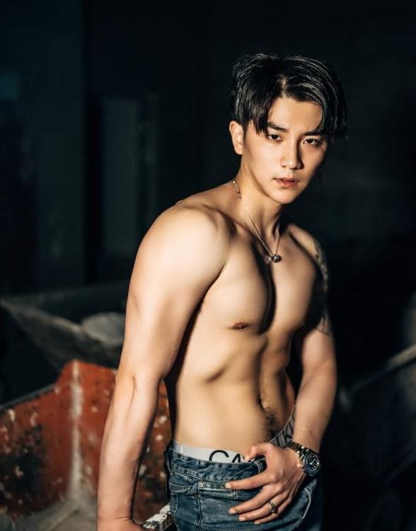 เสพชายในโซเชียล