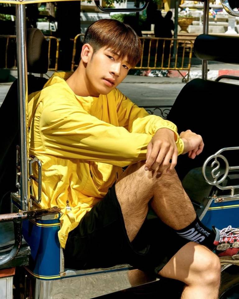 เสพชายในโซเชียล
